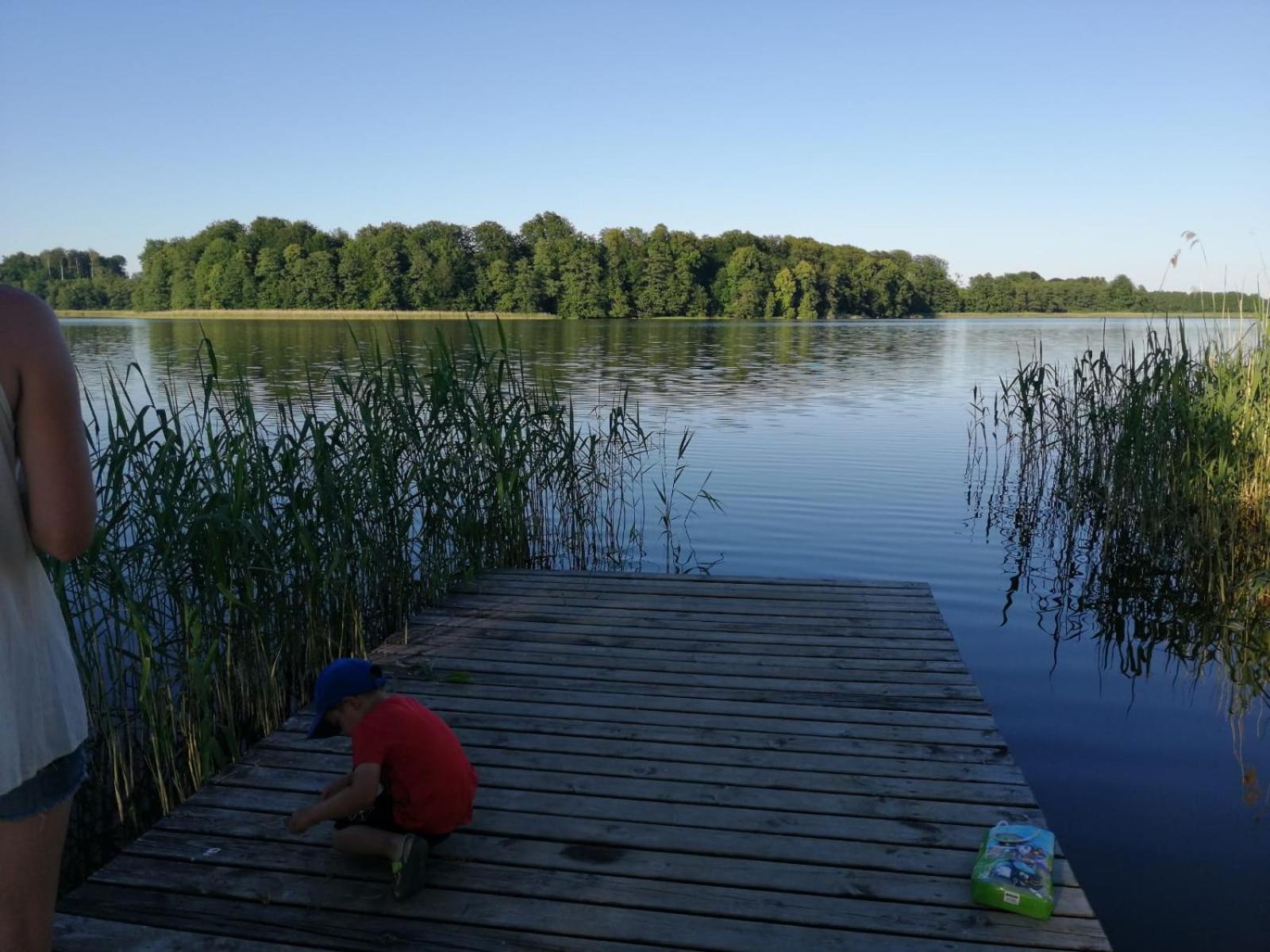 Domek Nad Jeziorem Koszajny Esterno foto